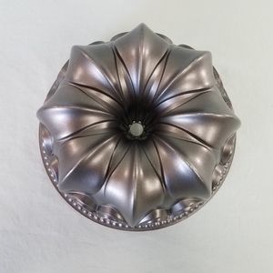 Nordic Ware Fleur De Lis Bunt Pan